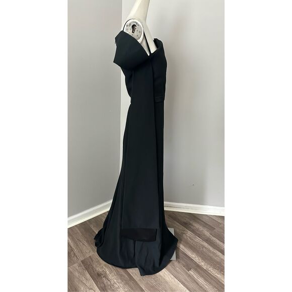 Alexander McQueen Drape Off-The-Shoulder Side Slit Gown - Picture 9 of 11